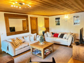 Appartement 3 chambres avec balcon, proche des pistes, parking, WiFi, TV avec Netflix et Amazon. - FR-1-623-79 Les Gets